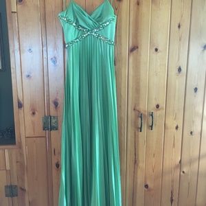 Green Prom/Bridesmaid dress - size 3/4